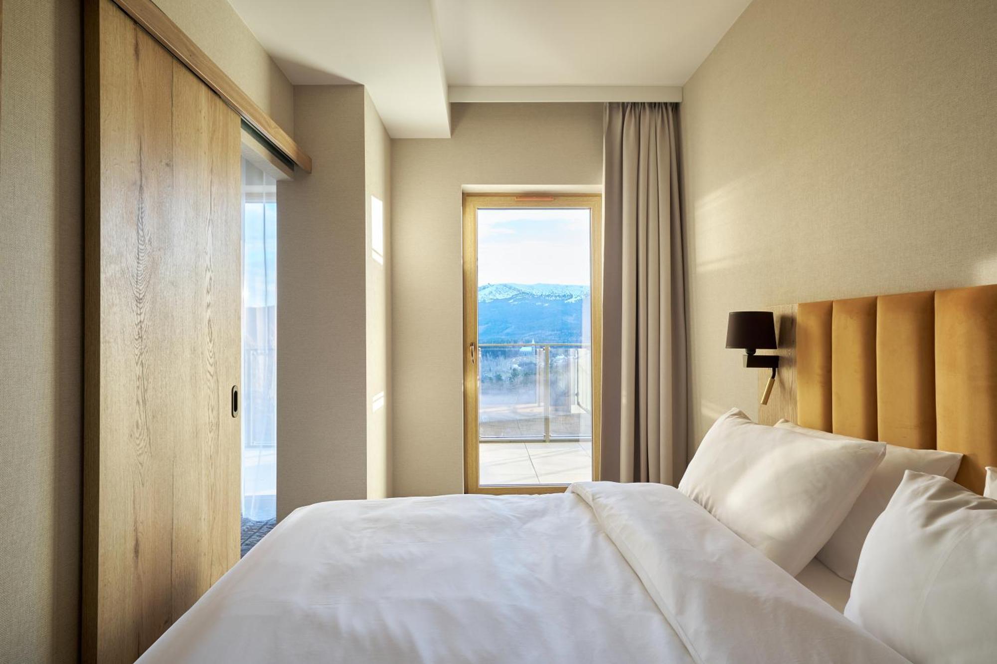 Zloty Horyzont Hotel & Resort シクラルスカ・ポレンバ エクステリア 写真