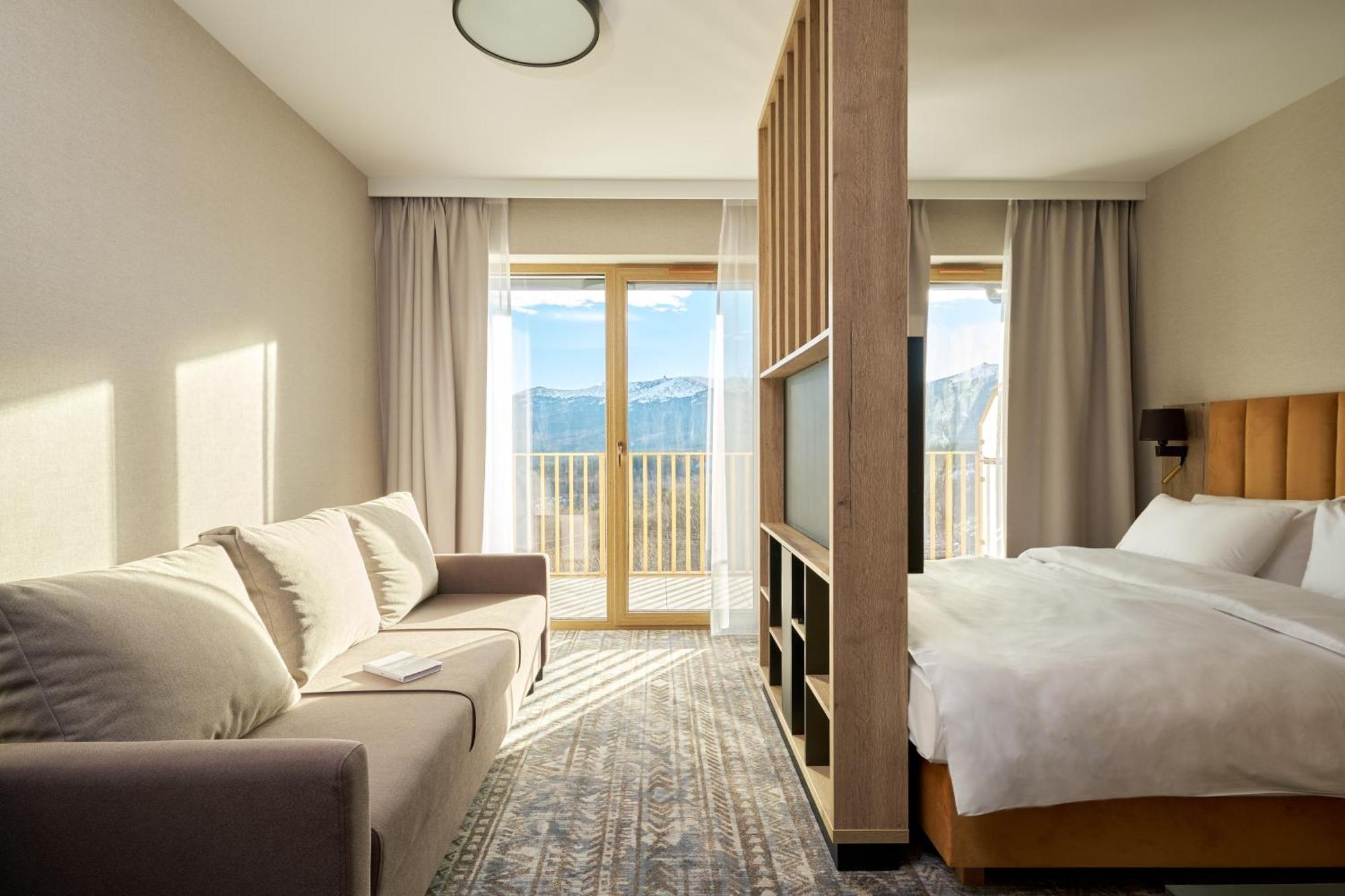 Zloty Horyzont Hotel & Resort シクラルスカ・ポレンバ エクステリア 写真