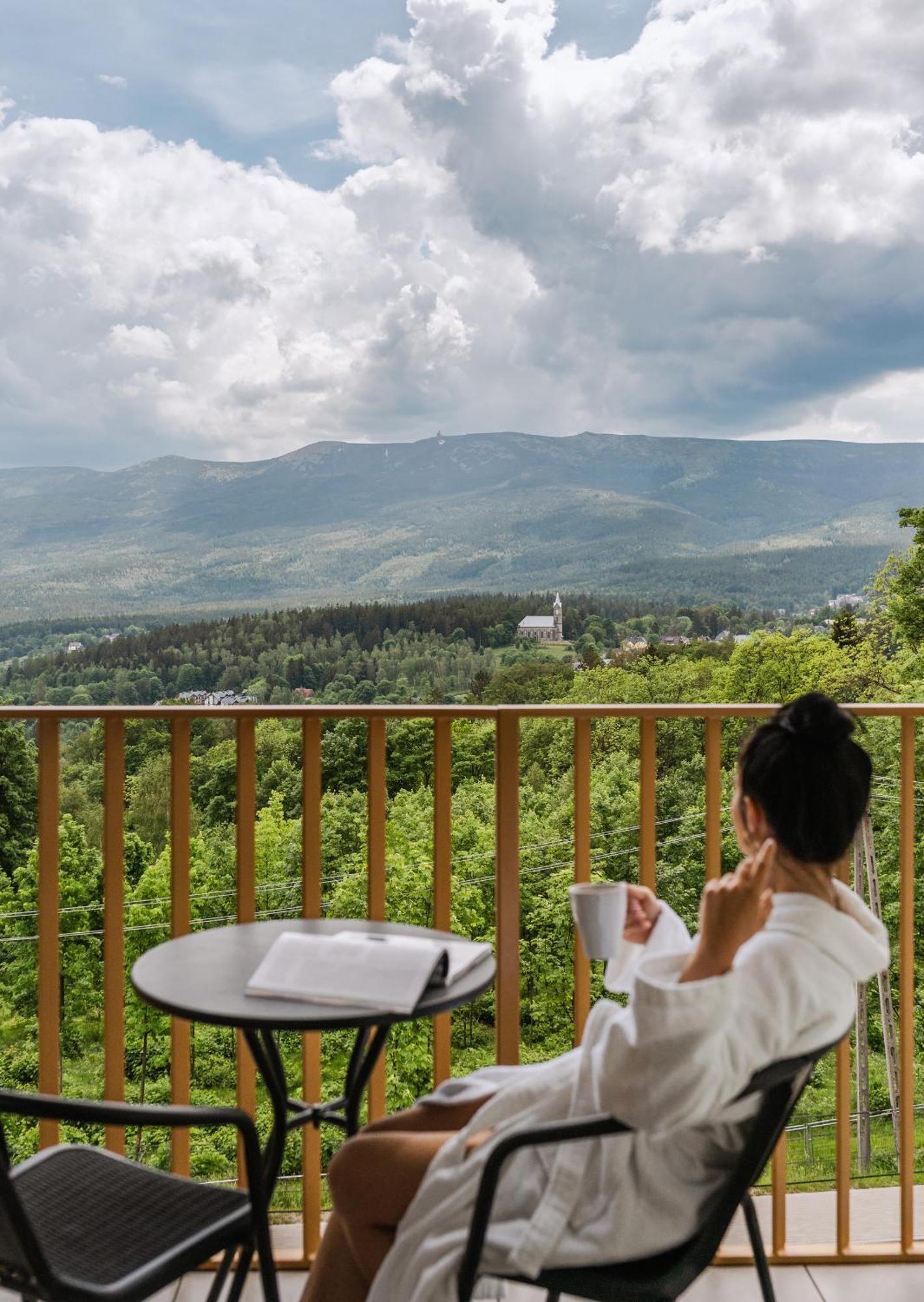 Zloty Horyzont Hotel & Resort シクラルスカ・ポレンバ エクステリア 写真