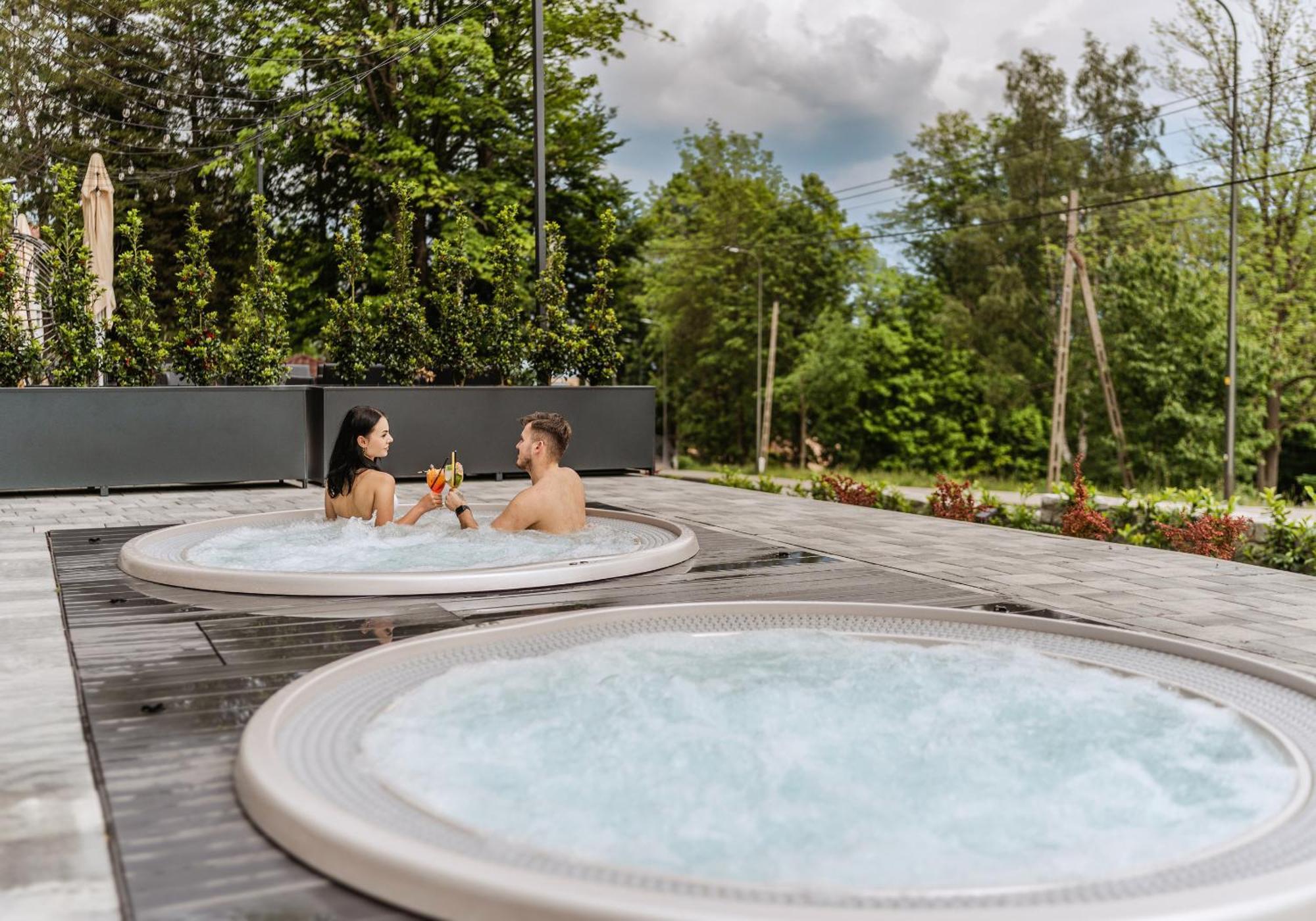 Zloty Horyzont Hotel & Resort シクラルスカ・ポレンバ エクステリア 写真